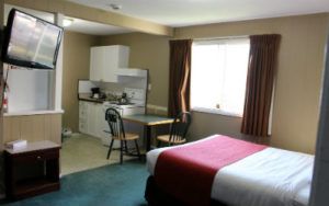 Queen Kitchenette Room revelstoke